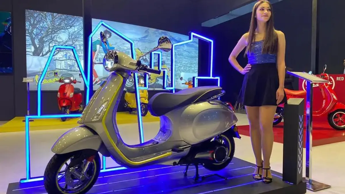 Vespa electric scooter